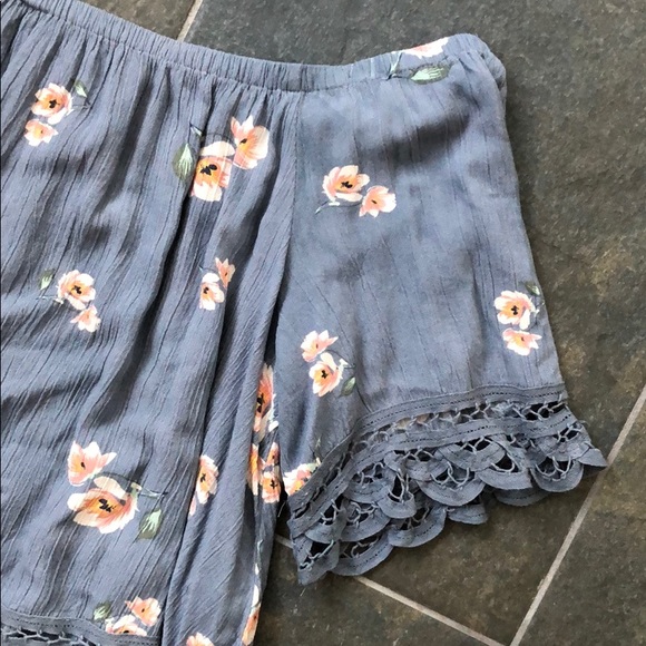 Off the shoulder top - Picture 2 of 3